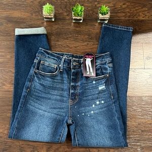 NWT Woman/Junior Jeans High Rise Girlfriend Pants Size 5 Blue Destructed